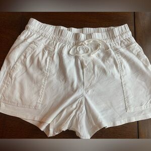 Kut from the Kloth White Cargo Shorts with Elastic Waistband